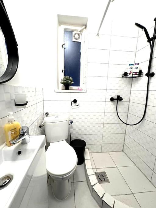 L2 City Centre Loft With Ac Budapest Bagian luar foto